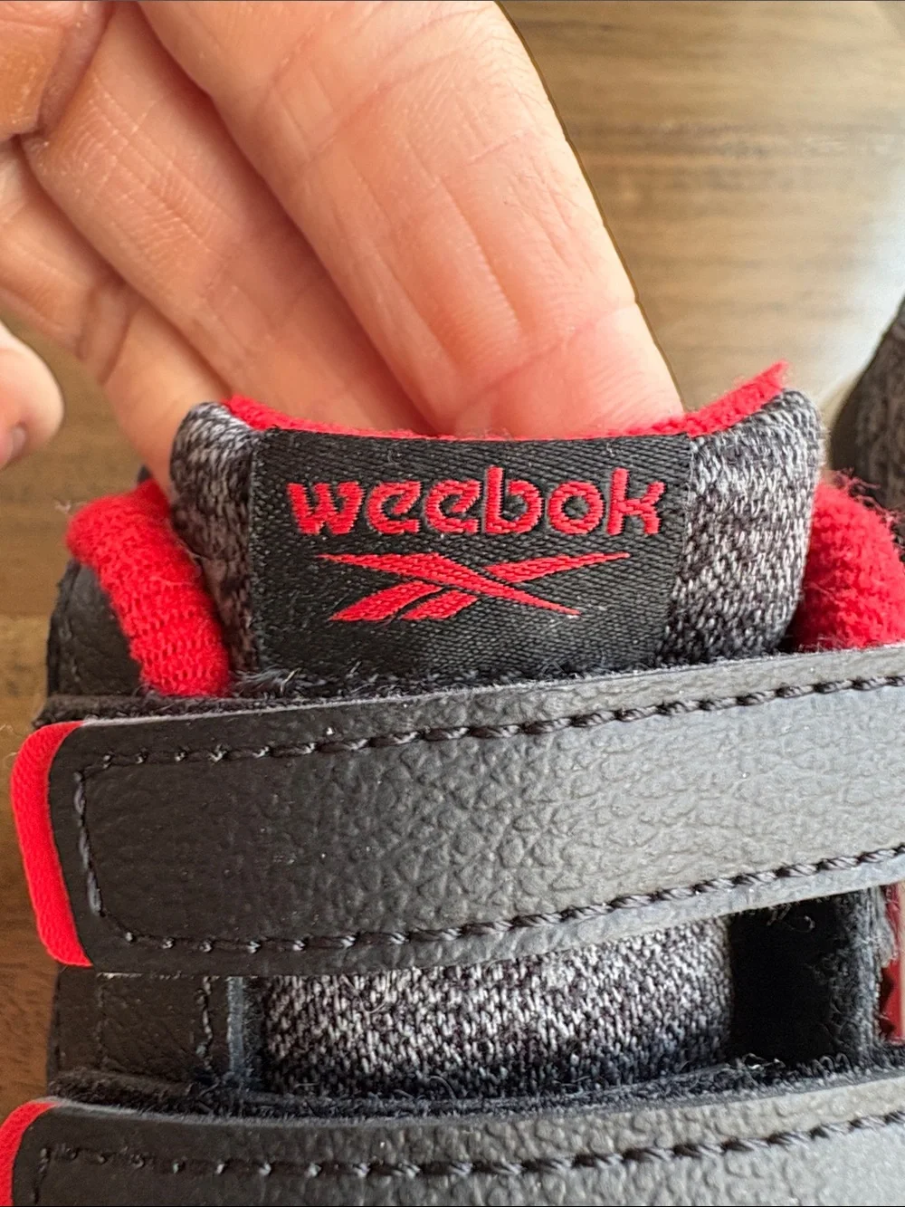 Reebok Weebok Toddler/ Little Kids Black and Red Velcro Sneakers
